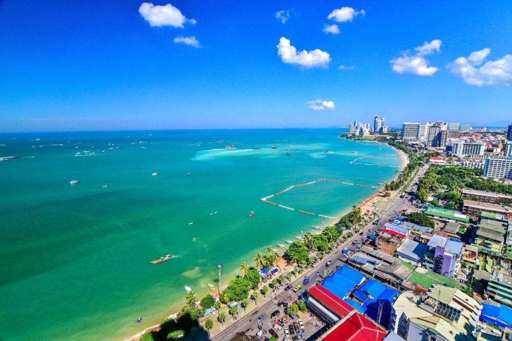 OYO 75327 Diyana Residence Pattaya Bagian luar foto