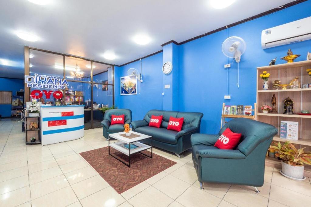 OYO 75327 Diyana Residence Pattaya Bagian luar foto